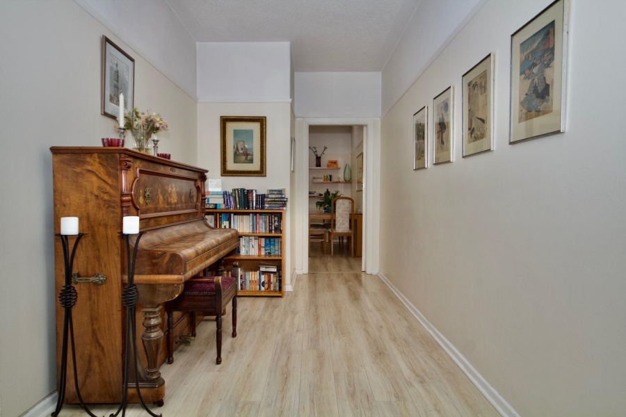2 Bedroom Property for Sale in Vredehoek Western Cape